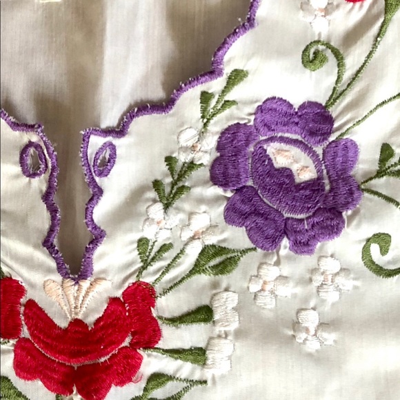True Vintage Embroidered Mexican Blouse - Picture 3 of 4